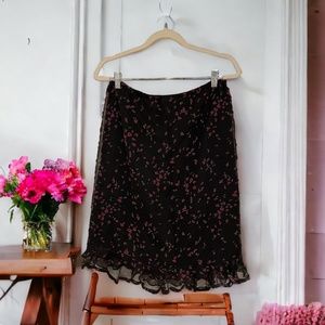 Black Floral Rose Bud Print Pure Silk Whimsy Ruffled Hem Skirt Size Large